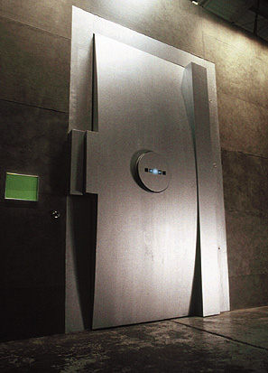 Raekwon - Giant vault door, 1999